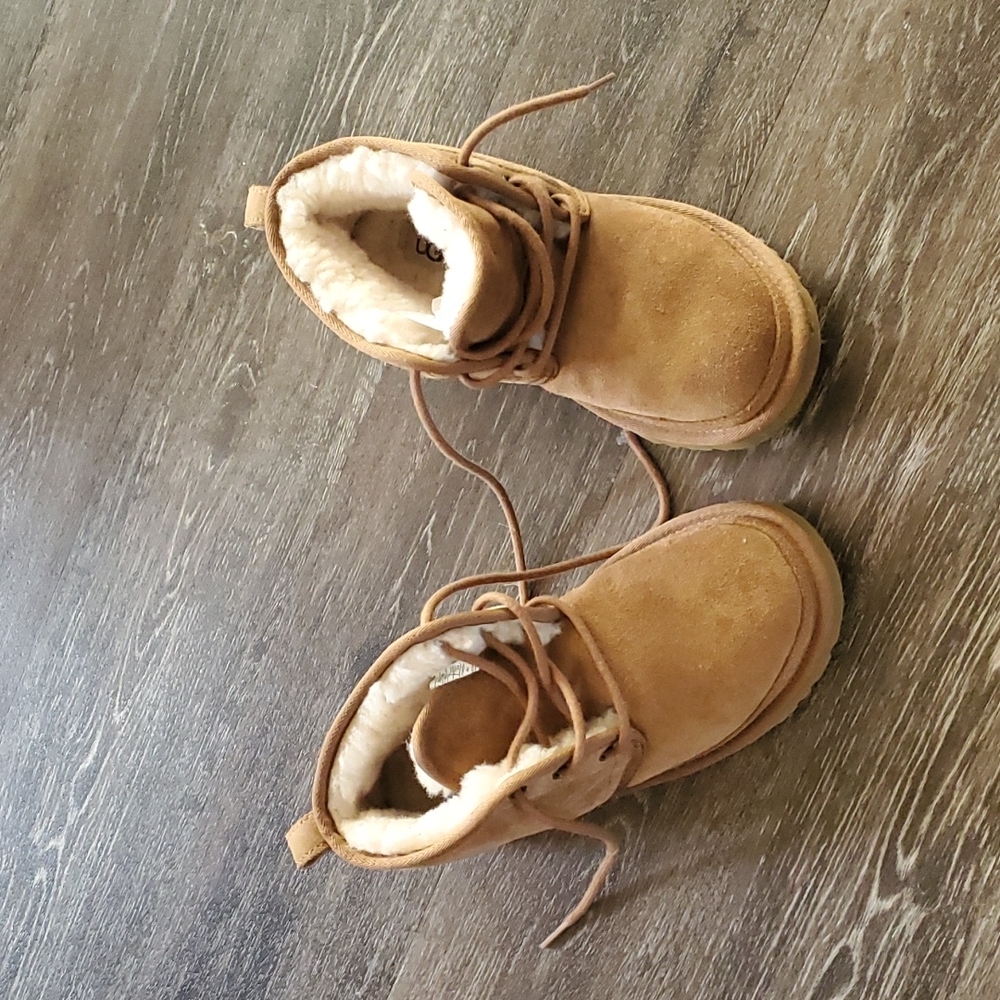 UGG Neumel lace up casual bootie